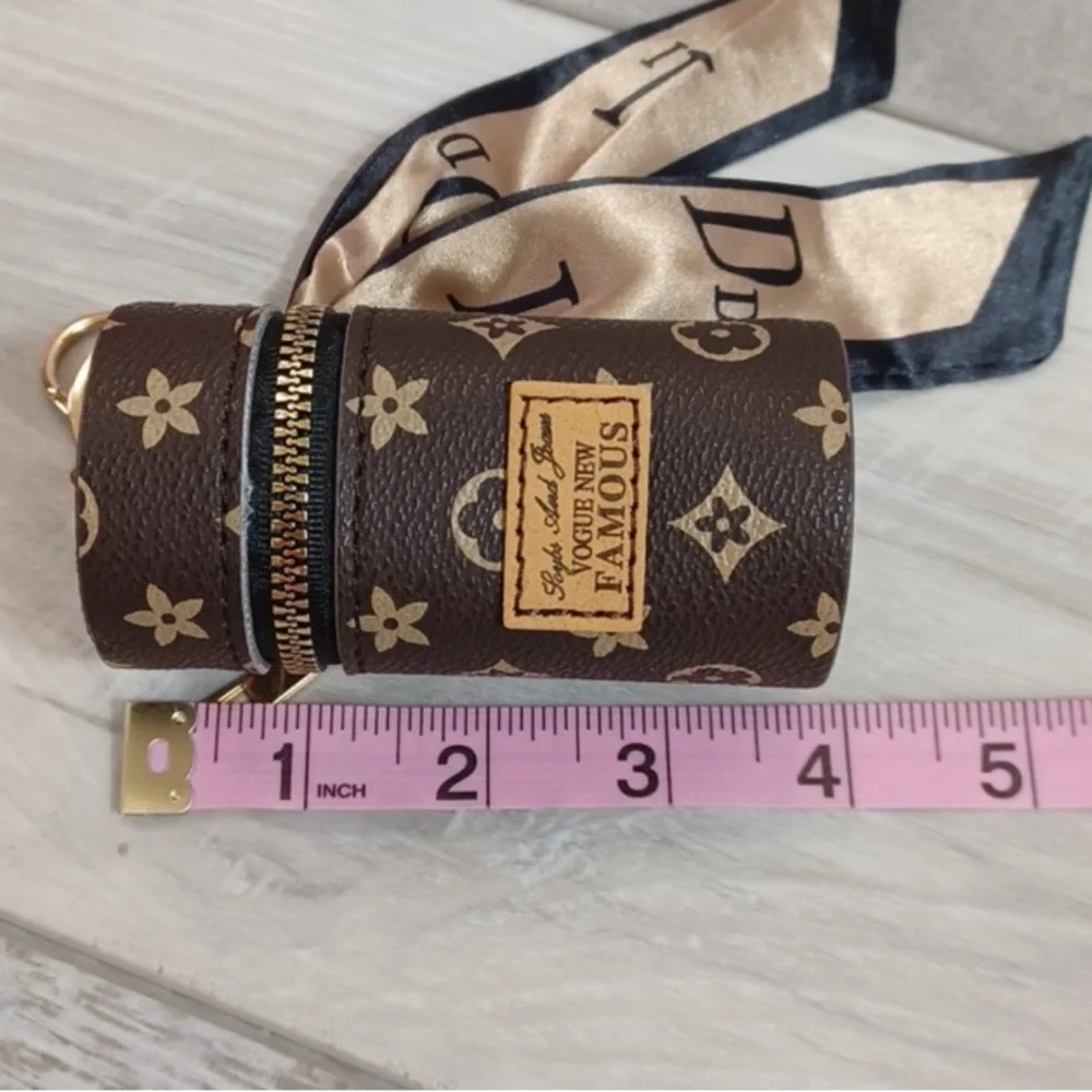 MINI RETRO BROWN PORTABLE TRAVEL ZIPPER KEY CHAIN CASE FOR STORAGE & SCARF. NEW. - Picture 5 of 8